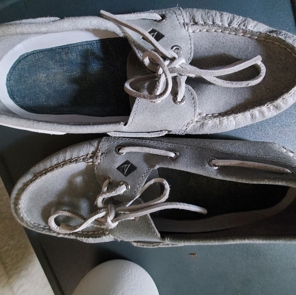 Shoes - Picture 1 of 3